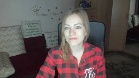 Snapshot of sirenasilk chatting on 11-05-25, 03:39 sirenasilk online show from 11-05-25, 03:39