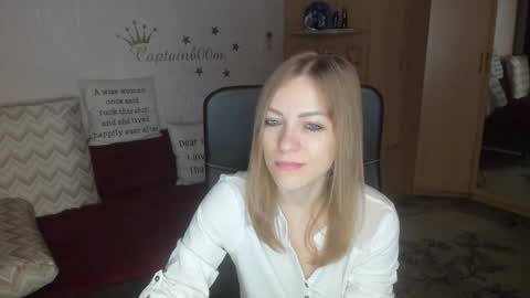 Snapshot of sirenasilk chatting on 11-06-25, 03:51 sirenasilk online show from 11-06-25, 03:51