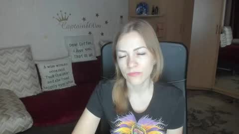 Snapshot of sirenasilk chatting on 11-19-25, 03:28 sirenasilk online show from 11-19-25, 03:28