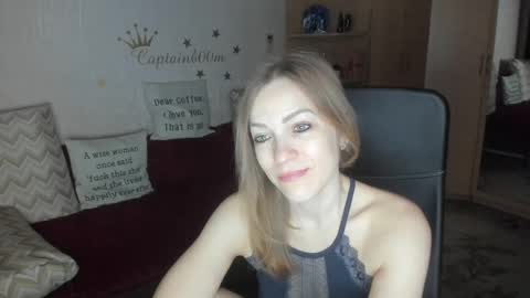 Snapshot of sirenasilk chatting on 12-02-25, 03:45 sirenasilk online show from 12-02-25, 03:45