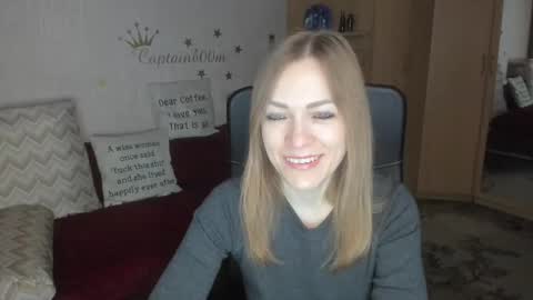 Snapshot of sirenasilk chatting on 12-14-25, 03:23 sirenasilk online show from 12-14-25, 03:23