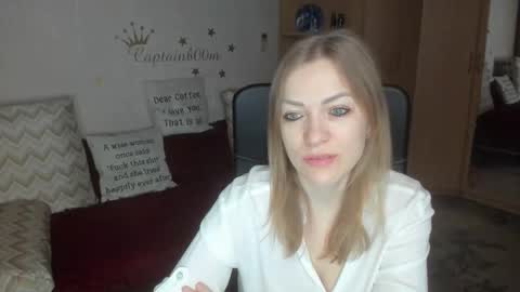 Snapshot of sirenasilk chatting on 12-15-25, 03:22 sirenasilk online show from 12-15-25, 03:22