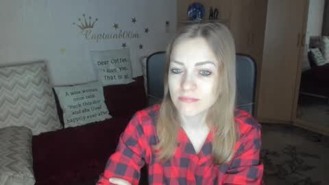 Snapshot of sirenasilk chatting on 12-17-25, 02:50 sirenasilk online show from 12-17-25, 02:50