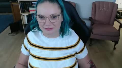 Snapshot of sireneserpens chatting on 01-24-25, 01:56 Sirene Serpens online show from 01-24-25, 01:56