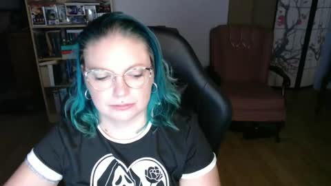 Snapshot of sireneserpens chatting on 01-26-25, 12:22 Sirene Serpens online show from 01-26-25, 12:22