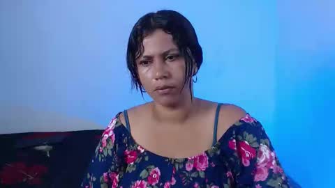 Snapshot of sirinay_collegiate91 chatting on 10-20-25, 01:11 SIRINAY online show from 10-20-25, 01:11