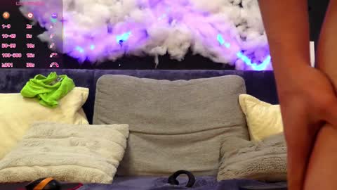 Snapshot of sirredy chatting on 09-18-25, 03:08 Edy online show from 09-18-25, 03:08