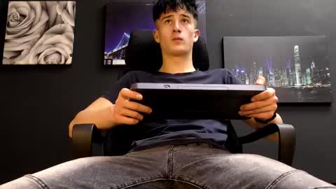 SirReedy online show from 12-21-25, 09:49