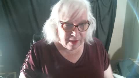 Sissy Diane online show from 12-20-24, 12:41