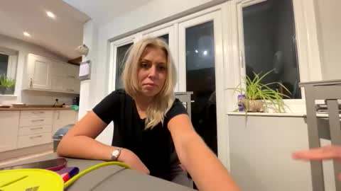 Doubleg online show from 10-26-25, 01:00