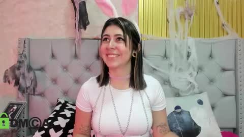 Snapshot of skarlet04 chatting on 10-17-25, 04:42 Skarlet online show from 10-17-25, 04:42