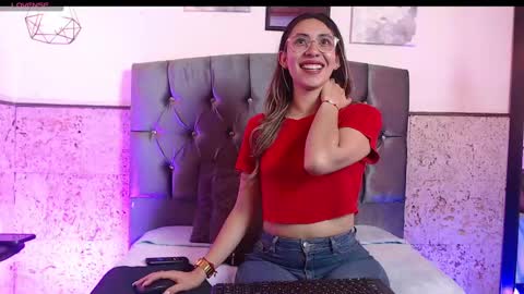 Snapshot of skarleth_xxxx chatting on 12-17-24, 04:34 Elizabeth online show from 12-17-24, 04:34