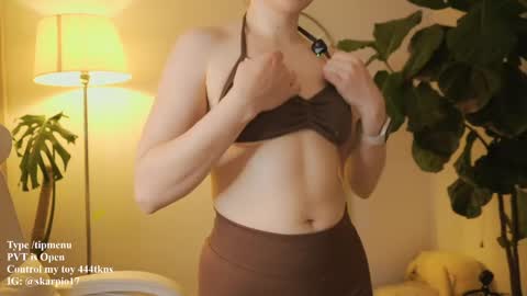 Im Scarlett  ONLINE  5pm-10pm NYC time  online show from 04-06-26, 10:44