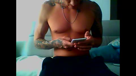 Snapshot of skater19xxx chatting on 01-22-25, 07:24 miguel online show from 01-22-25, 07:24