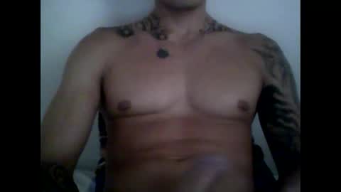 Snapshot of skater19xxx chatting on 02-25-25, 07:14 miguel online show from 02-25-25, 07:14