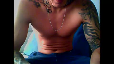 Snapshot of skater19xxx chatting on 03-10-25, 02:37 miguel online show from 03-10-25, 02:37