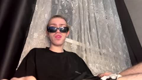 Snapshot of skibatryanka chatting on 02-11-26, 02:05 SKIBA online show from 02-11-26, 02:05