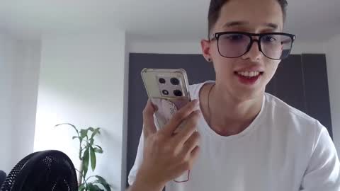 skinny_bigcock20 online show from 02-24-25, 07:30