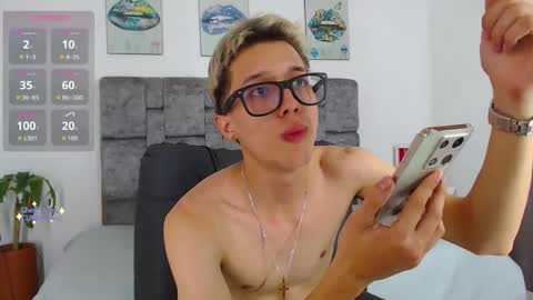 Snapshot of skinny_bigcock20 chatting on 12-18-25, 08:59 skinny_bigcock20 online show from 12-18-25, 08:59