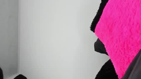 Snapshot of skinny_hotdirty chatting on 11-21-25, 09:46 skinny_hotdirty online show from 11-21-25, 09:46