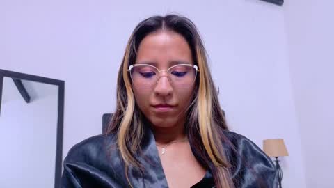 skinny_hottie18 online show from 02-05-25, 04:58