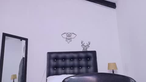 skinny_hottie18 online show from 02-12-25, 08:18