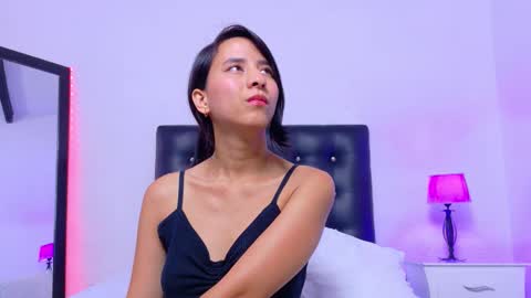 skinny_hottie18 online show from 10-06-25, 01:52