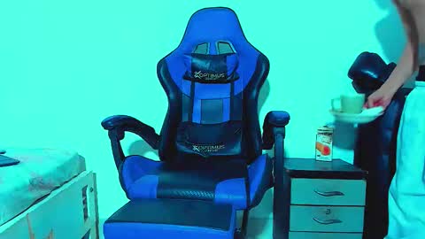 skinny marked online show from 10-28-25, 02:04