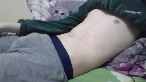 Snapshot of skinnycuteman chatting on 01-06-25, 11:42 skinnycuteb0y online show from 01-06-25, 11:42