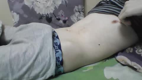 Snapshot of skinnycuteman chatting on 02-05-25, 01:47 skinnycuteb0y online show from 02-05-25, 01:47