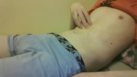 Snapshot of skinnycuteman chatting on 09-12-25, 06:57 skinnycuteb0y online show from 09-12-25, 06:57