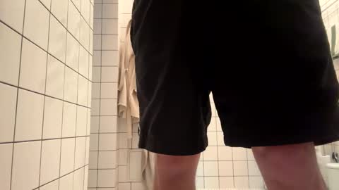 Snapshot of skinnyduderino chatting on 12-01-25, 10:31 skinnyduderino online show from 12-01-25, 10:31