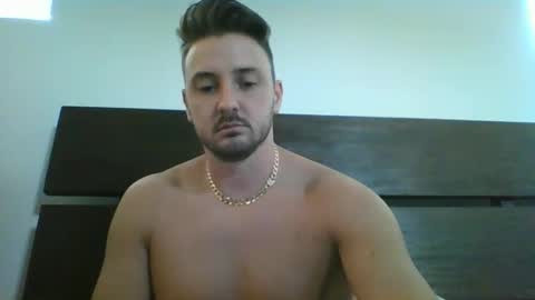 Snapshot of skinnyguylongdick1 chatting on 01-25-25, 07:39 skinnyguylongdick1 online show from 01-25-25, 07:39