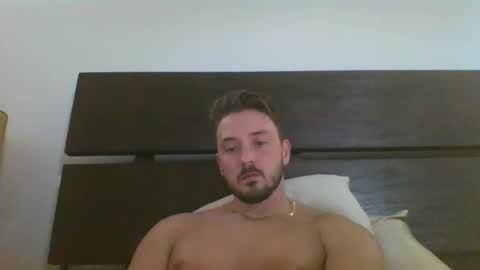 Snapshot of skinnyguylongdick1 chatting on 02-26-25, 11:59 skinnyguylongdick1 online show from 02-26-25, 11:59