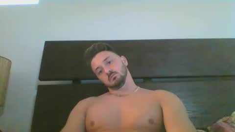 Snapshot of skinnyguylongdick1 chatting on 03-08-25, 12:33 skinnyguylongdick1 online show from 03-08-25, 12:33