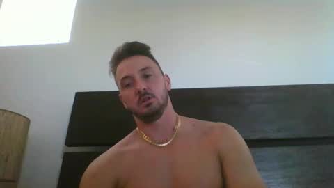 Snapshot of skinnyguylongdick1 chatting on 10-05-25, 06:28 skinnyguylongdick1 online show from 10-05-25, 06:28