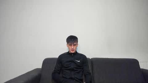 Snapshot of skinnyguywithbigd chatting on 12-19-24, 12:34 skinnyguywithbigd online show from 12-19-24, 12:34