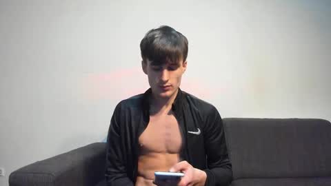 Snapshot of skinnyguywithbigd chatting on 01-06-25, 05:38 skinnyguywithbigd online show from 01-06-25, 05:38