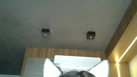 skinnykittencam online show from 10-15-25, 12:27