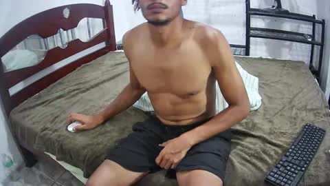 Skinny Latin Man online show from 09-20-25, 02:56