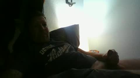 Snapshot of skinnymeat858205 chatting on 11-10-25, 04:00 skinnymeat858205 online show from 11-10-25, 04:00