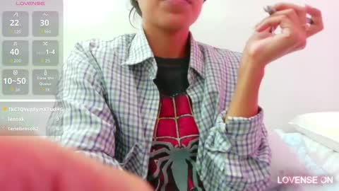 Snapshot of skinnyneighbour_ chatting on 02-13-26, 03:24 Karla online show from 02-13-26, 03:24