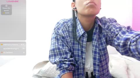 Snapshot of skinnyneighbour_ chatting on 02-24-26, 02:42 Karla online show from 02-24-26, 02:42