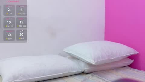 Snapshot of skinnyneighbour_ chatting on 02-25-26, 03:05 Karla online show from 02-25-26, 03:05