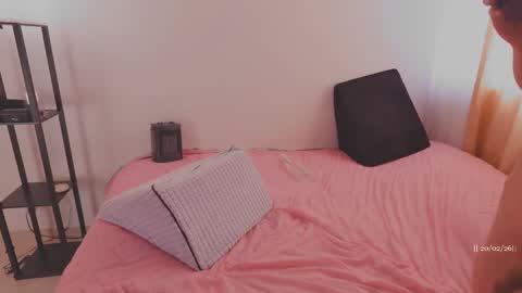 Snapshot of skinnys_couple_ chatting on 02-20-26, 03:45 Dan and Yeimy online show from 02-20-26, 03:45