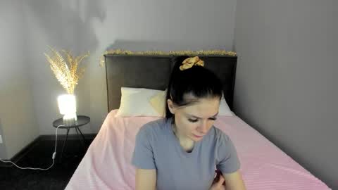 Snapshot of skinyjoy chatting on 02-07-26, 01:53 Joys online show from 02-07-26, 01:53