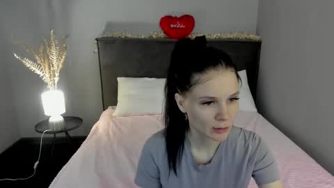 Snapshot of skinyjoy chatting on 02-15-26, 01:57 Joys online show from 02-15-26, 01:57