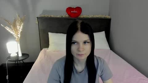 Snapshot of skinyjoy chatting on 02-18-26, 01:56 Joys online show from 02-18-26, 01:56