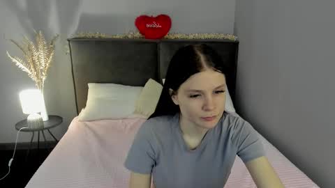 Snapshot of skinyjoy chatting on 02-25-26, 02:21 Joys online show from 02-25-26, 02:21