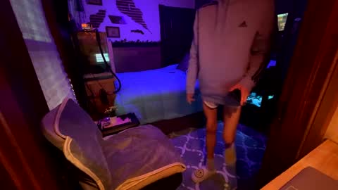 Snapshot of skittles933 chatting on 01-09-25, 02:07 Skittles online show from 01-09-25, 02:07